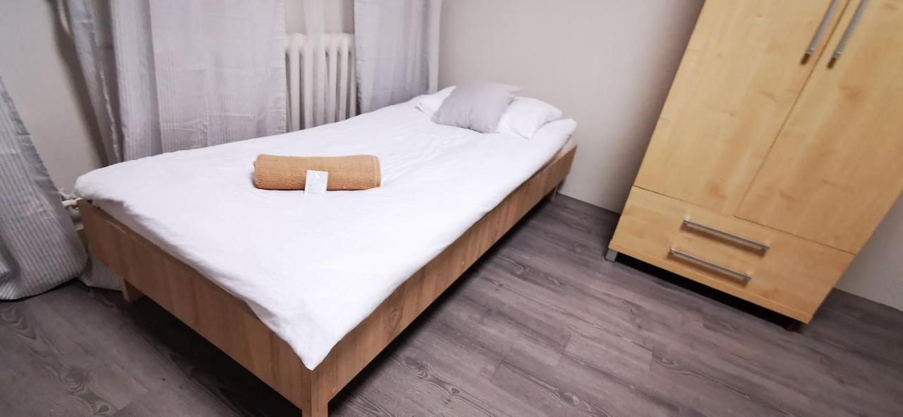 Powstaniec Wola - Private Hostel *